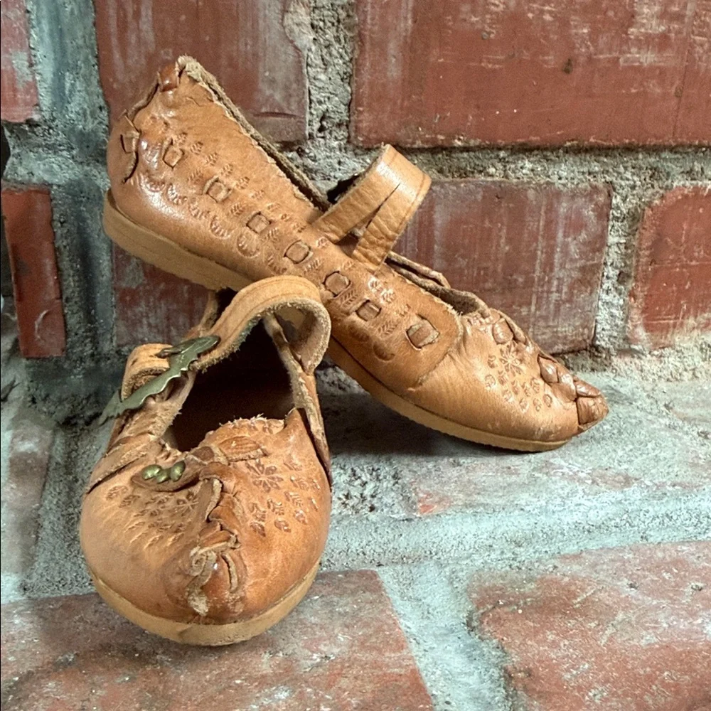 Polish Handcrafted Tan Leather kierpce folk Shoes